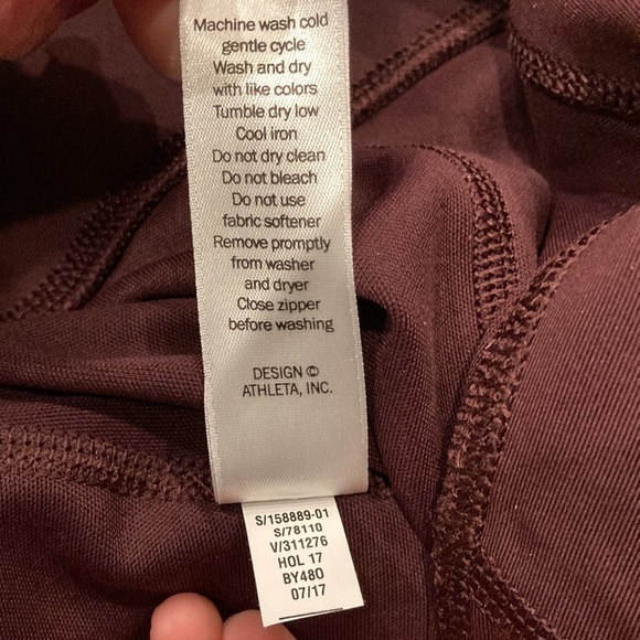 Athleta Tall Slash Stealth 7/8 Tight Legging - Size Medium - Picture 14 of 14